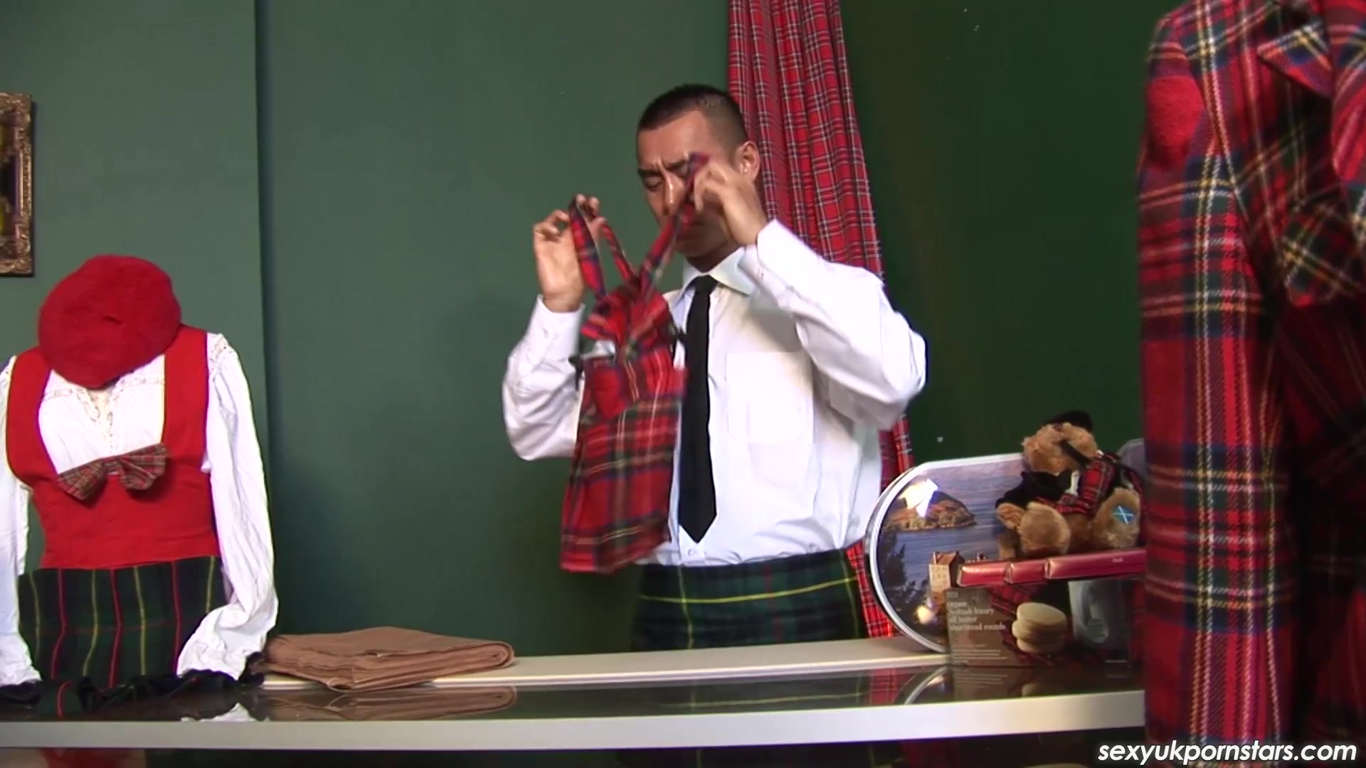 Alexis May anal fuck in a kilt shop